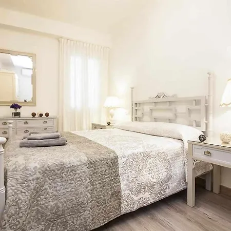 Apartman Cerca De Picasso Y La Merced, Renovado *